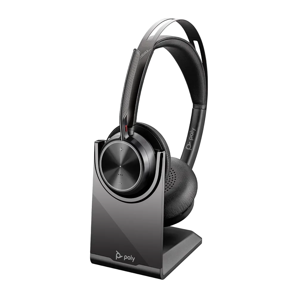 Poly Voyager Focus 2 USB-C Headset mit Ladestation und USB-A/C Adapter